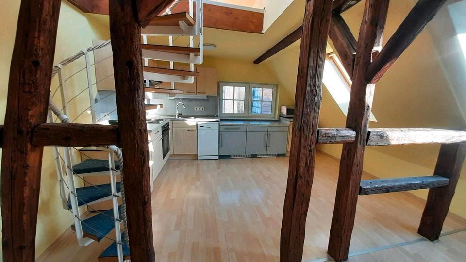 Dachgeschoßwohnung Berghülen - 3 Zimmer, 81 m&sup2;, 930&euro; | Angebot:26045338