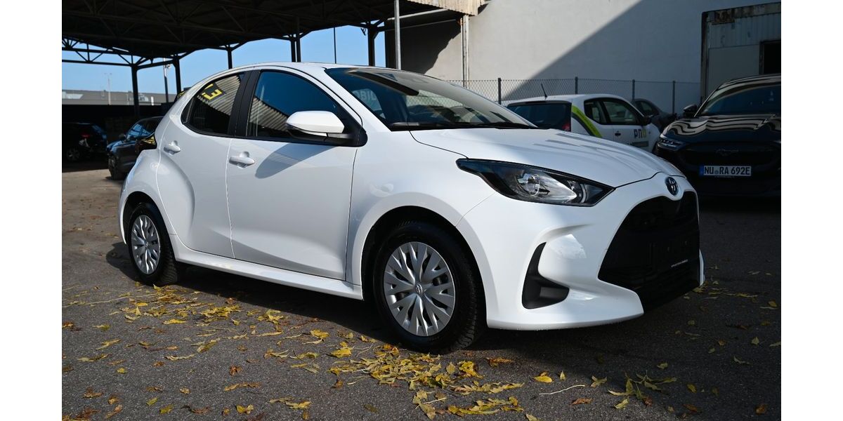 Toyota Yaris 21.200 km 17.499 &euro; Ulm 89077