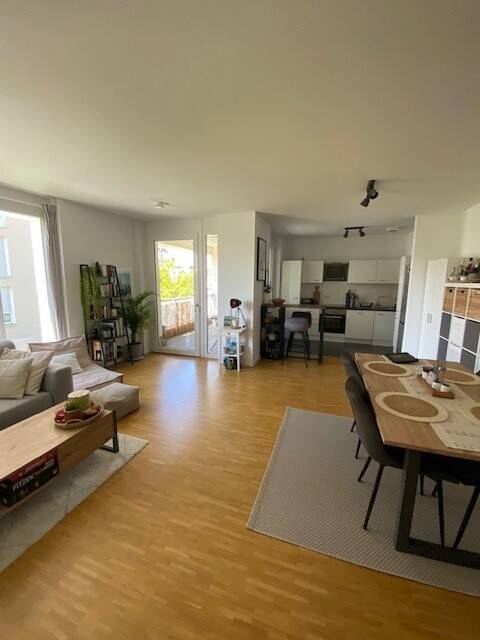 Schöne hochwertige 2-Zi. Whg. mit Balkon