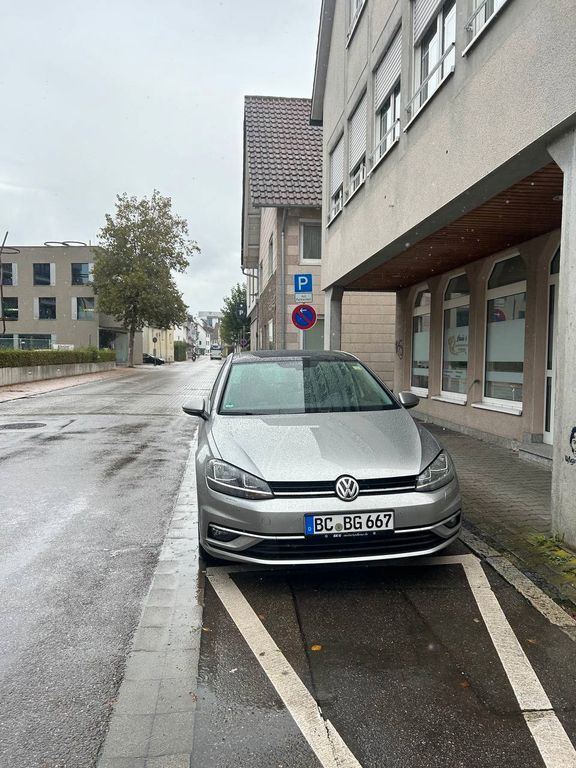 VW Golf 98.000 km 13.600 € Laupheim 88471