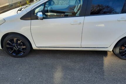 Toyota Yaris 145.000 km 6.900 &euro; Ulm 89079