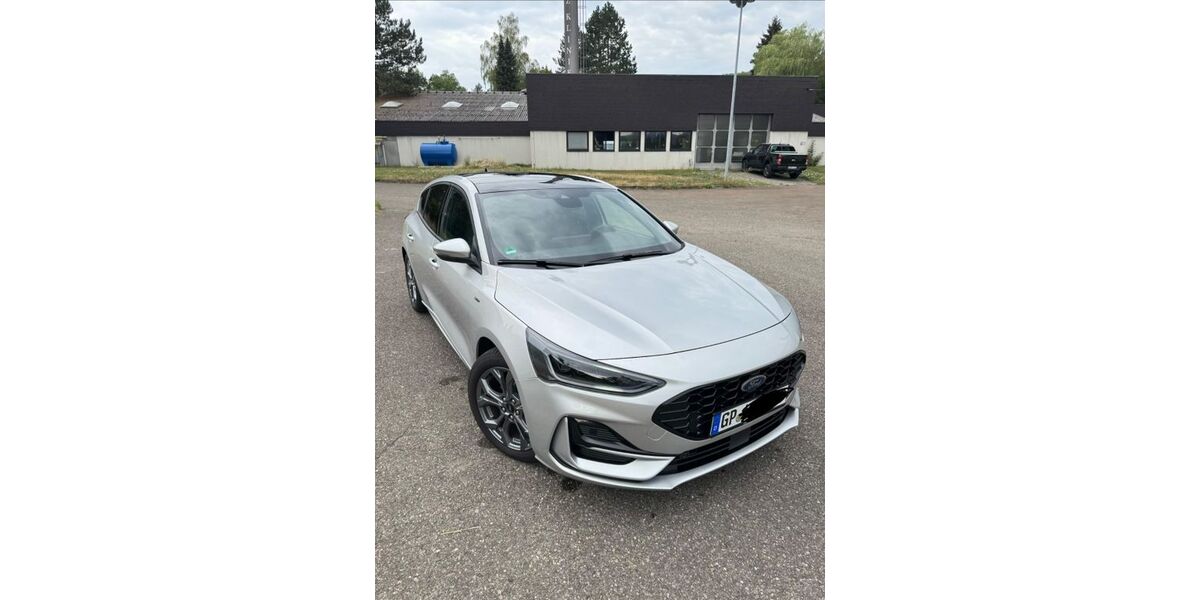 Ford Focus 14.400 km 22.400 &euro; Deggingen 73326