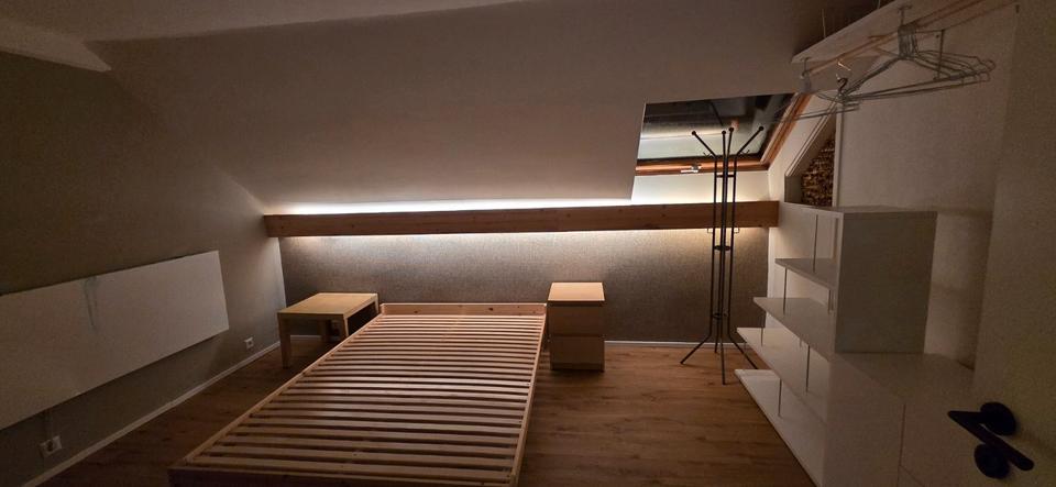 Dachgeschoßwohnung Laichingen - 3.5 Zimmer, 81 m&sup2;, 1.300&euro; | Angebot:26262611