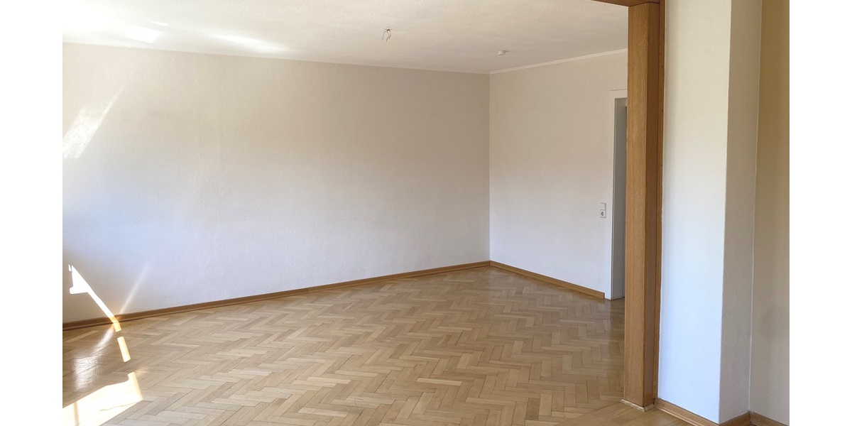 Neu-Ulm: Modernisiertes Mehrfamilienhaus (DHH) mit idyllischem Garten in Donau-Nähe - Mehrfamilienhaus, Wohnhaus Neu-Ulm / Offenhausen Offenhausen | Angebot:27082953