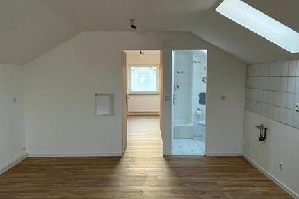 Helle 2-Zimmer Dachgeschosswohnung in Stetten mit Gartenanteil 2 zimmer