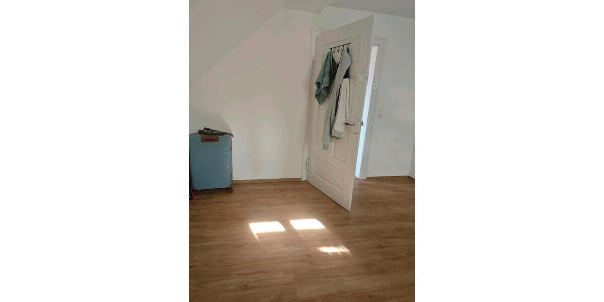 Erdgeschoßwohnung Neuburg an der Kammel - 6 Zimmer, 85 m&sup2;, 400&euro; | Angebot:24465951