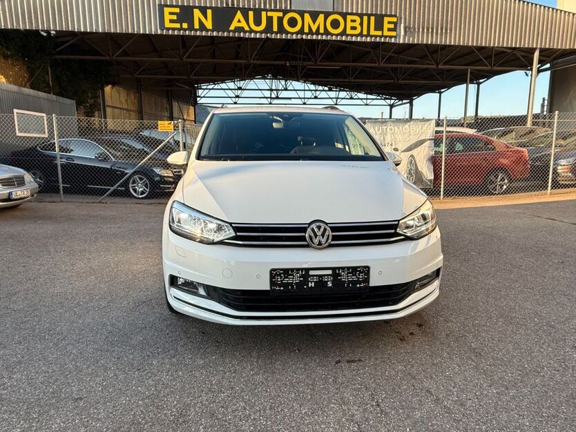 VW Touran 127.800 km 19.990 € Ulm 89077