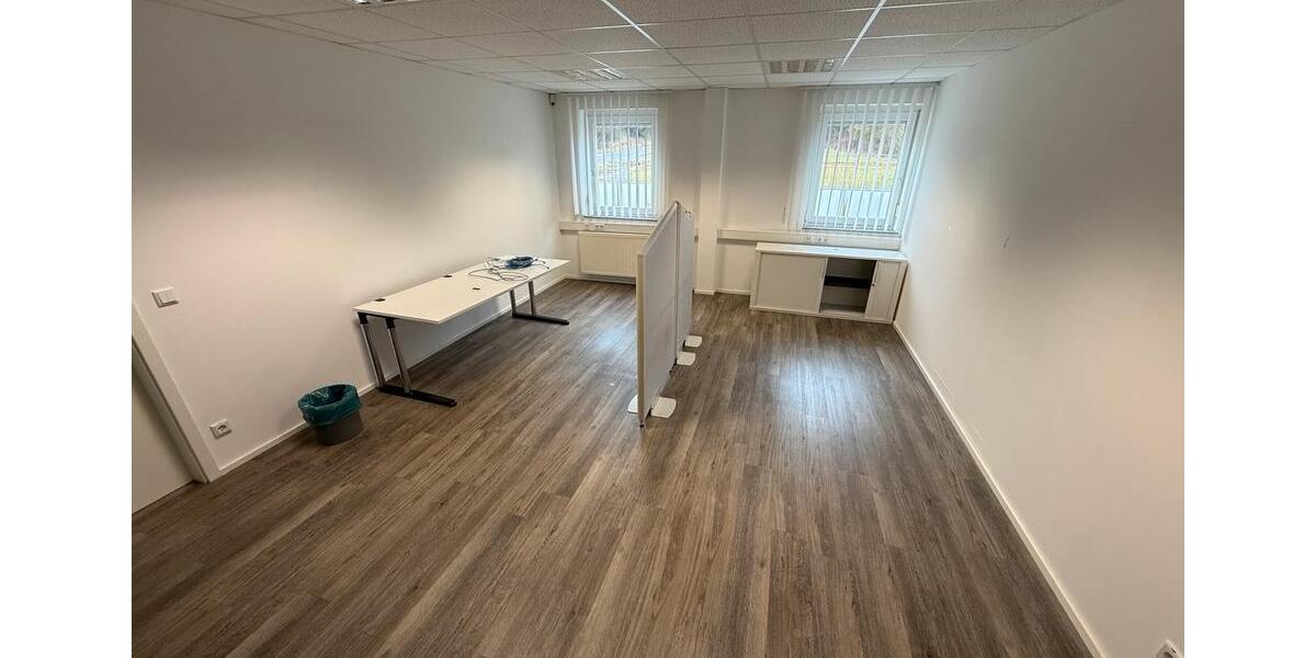 Gewerbeflächen Büros Ausstellungsflächen in Urspring an B10 zimmer