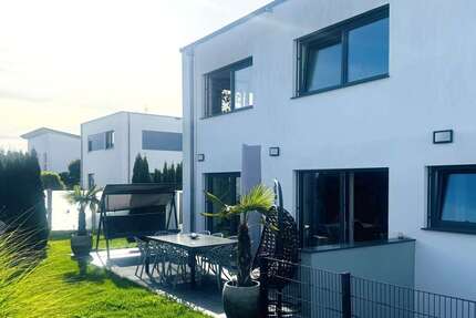 Haus zum Kaufen in Laupheim 1.199.000 € 255 m² 8 zimmer