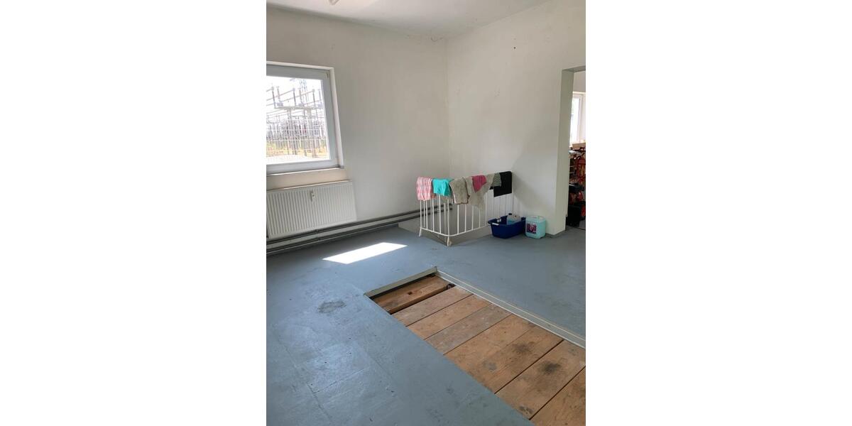 Halle zu vermieten - ca. 120qm, teilbar mit Vorhof zimmer