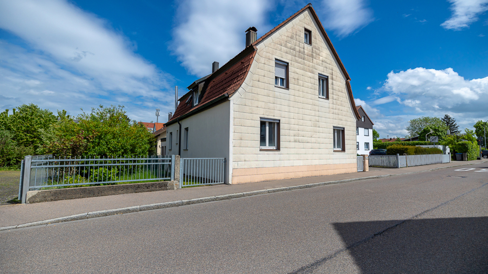 Ein bis Zweifamilienhaus mit Charme und Potenzial 8 zimmer
