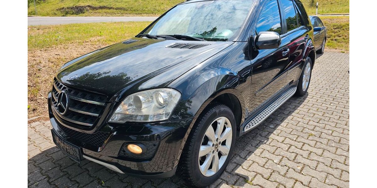 Mercedes-Benz ML 350 333.000 km 7.990 &euro; Herbrechtingen 89542