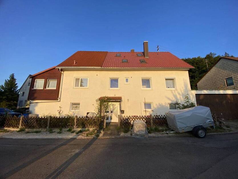 Ruhig gelegenes Mehrfamilienhaus mit Potenzial – 3 Einheiten, erweiterbar auf 4