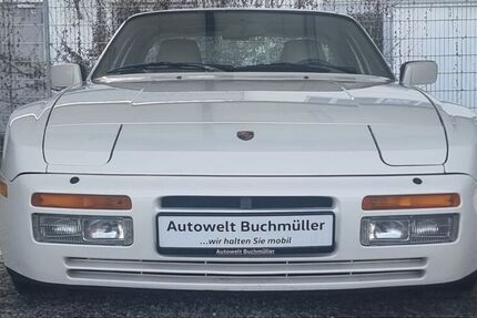 Porsche 944