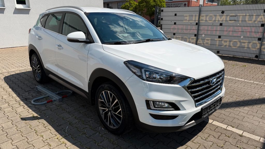 Hyundai TUCSON 103.300 km 17.200 &euro; Ulm 89077