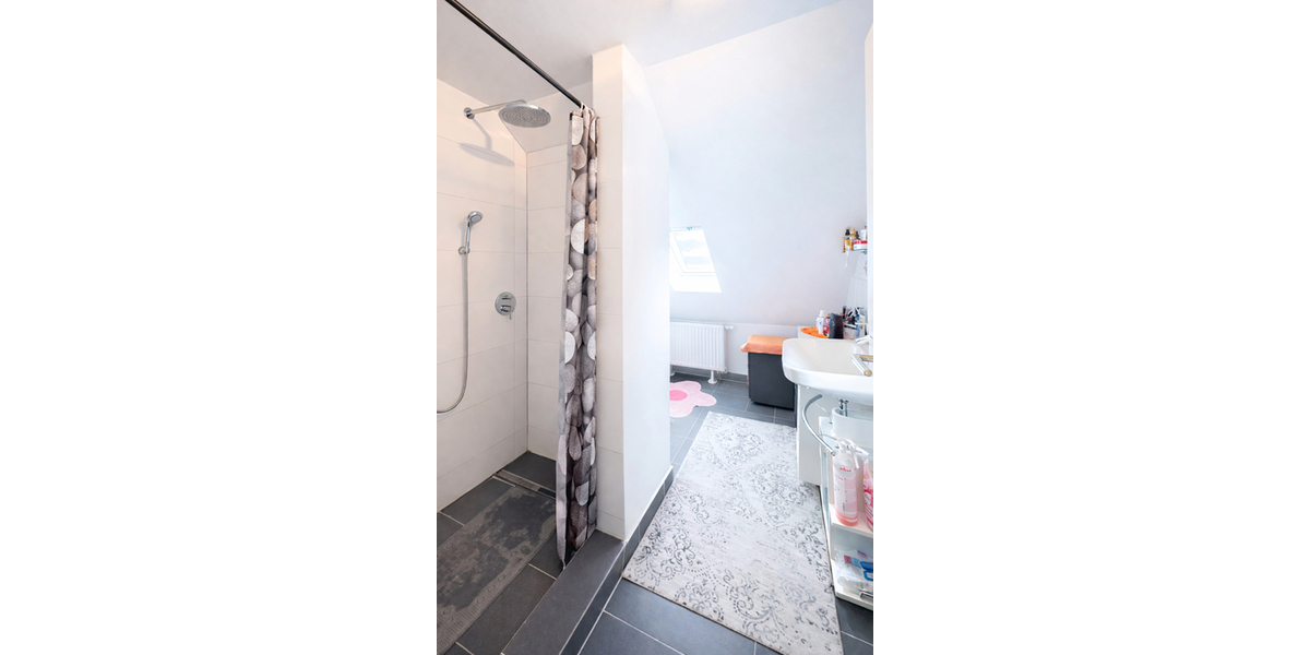helle 1,5 Zimmer Dachgeschosswohnung für Kapitalanleger - Dachgeschoßwohnung Ulm / Gögglingen Gögglingen | Angebot:26745116
