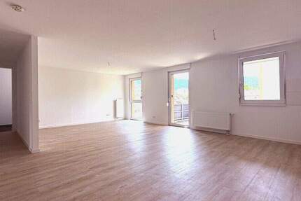 Helle und freundliche 3 Zimmer-Wohnung mit Balkon und Aufzug sucht neuen Mieter 3 zimmer