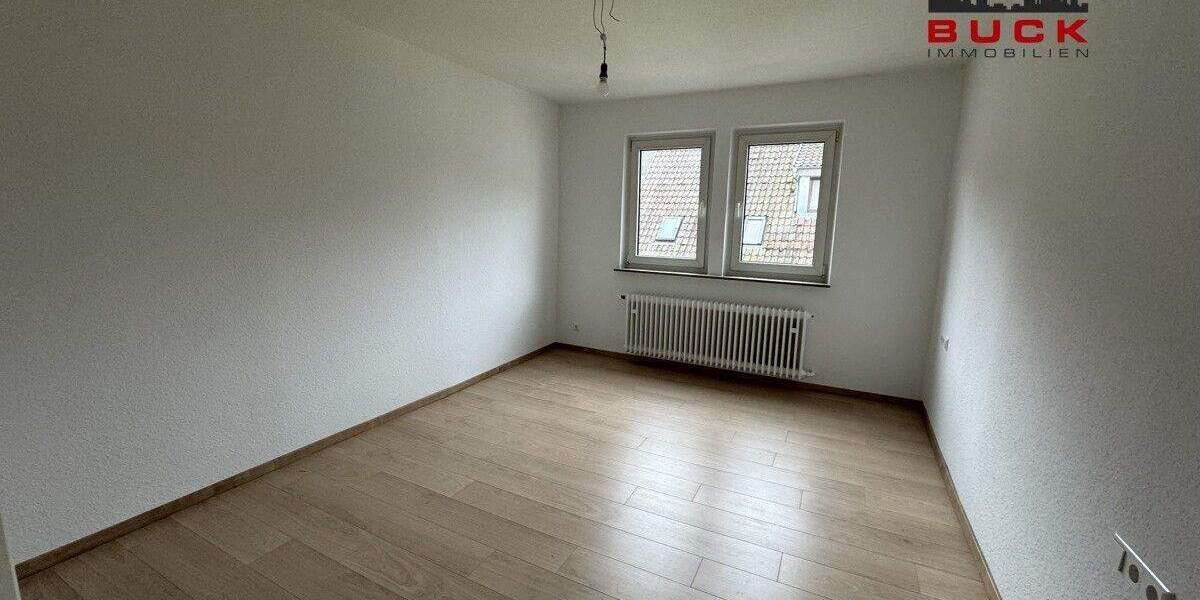 Frisch renovierte und sofort verfügbare 4-Zimmer-Wohnung gesucht? 4 zimmer