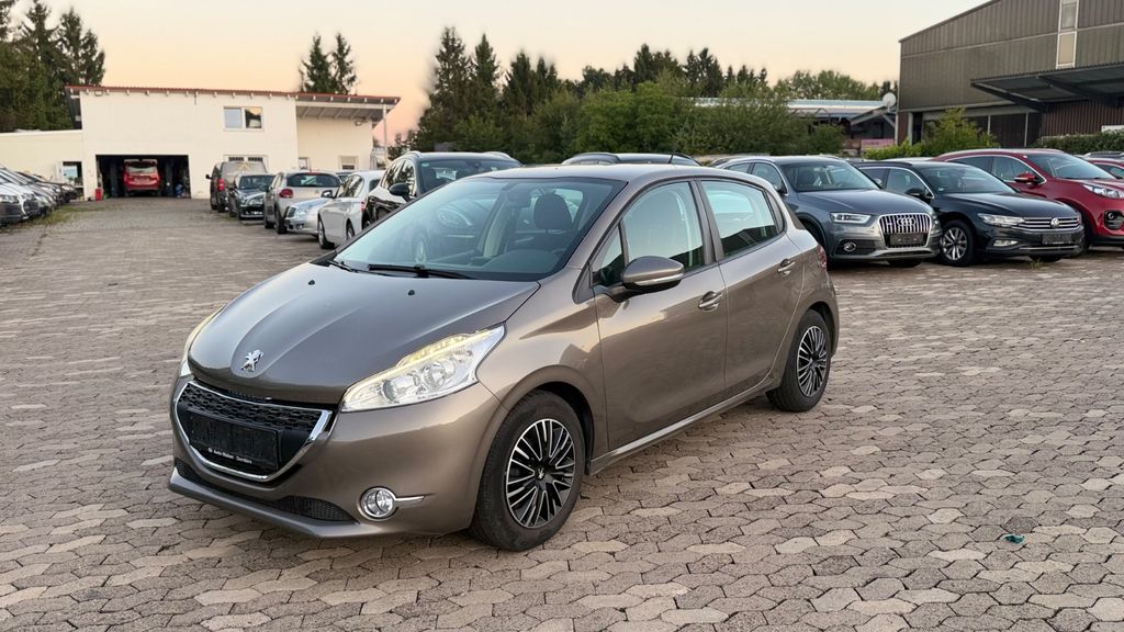 Peugeot 208 103.000 km 4.450 &euro; Erbach 89155