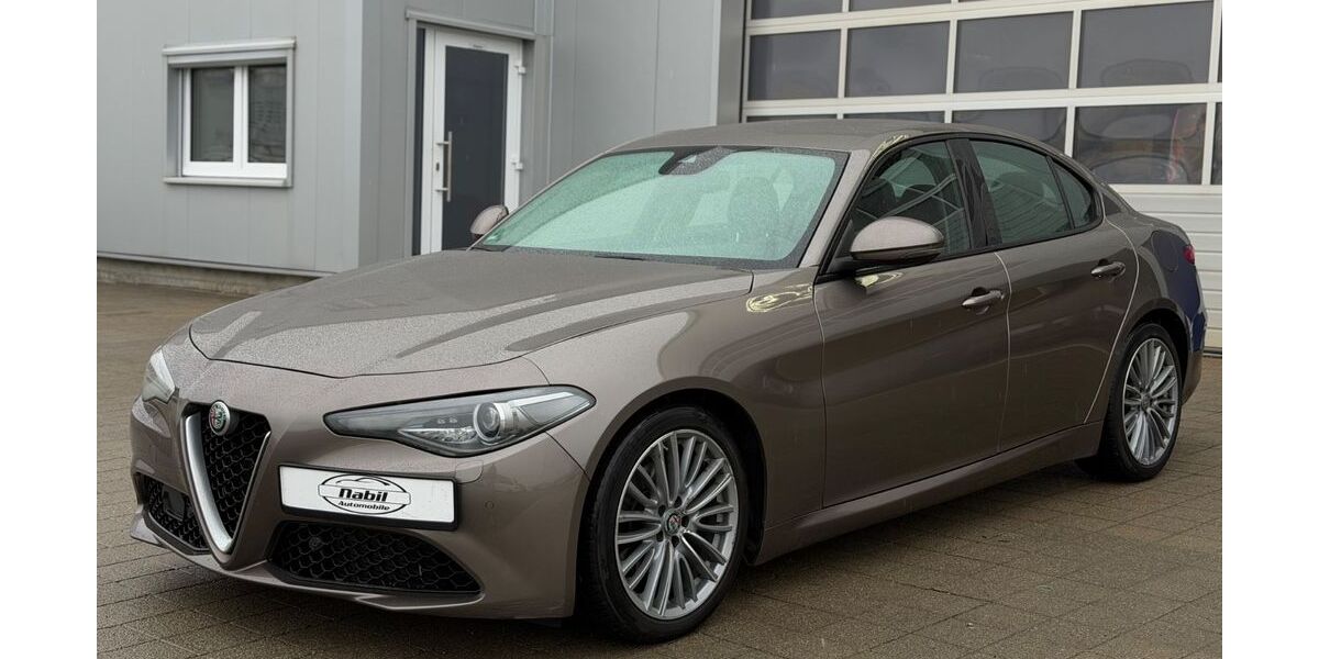 Alfa Romeo Giulia 217.000 km 11.990 &euro; Elchingen 89275
