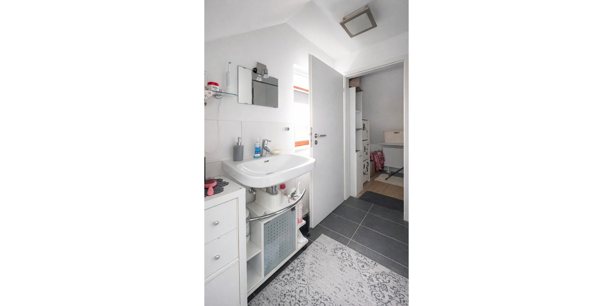 helle 1,5 Zimmer Dachgeschosswohnung für Kapitalanleger - Dachgeschoßwohnung Ulm / Gögglingen Gögglingen | Angebot:26745116