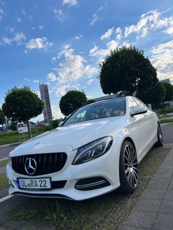 Mercedes-Benz C 250 228.000 km 17.100 € Ulm 89075