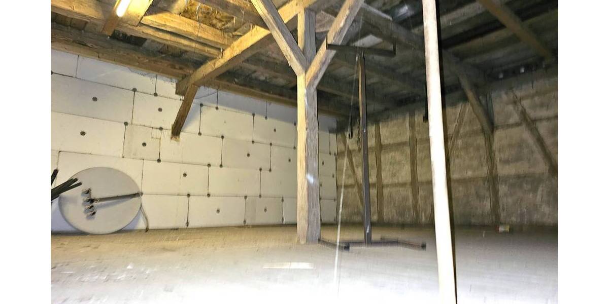 Etagenwohnung Laichingen Feldstetten - 7 Zimmer, 202 m&sup2;, 299.000&euro; | Angebot:25695100