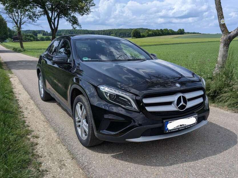 Mercedes-Benz GLA 220 126.000 km 18.200 € Mehrstetten 72537