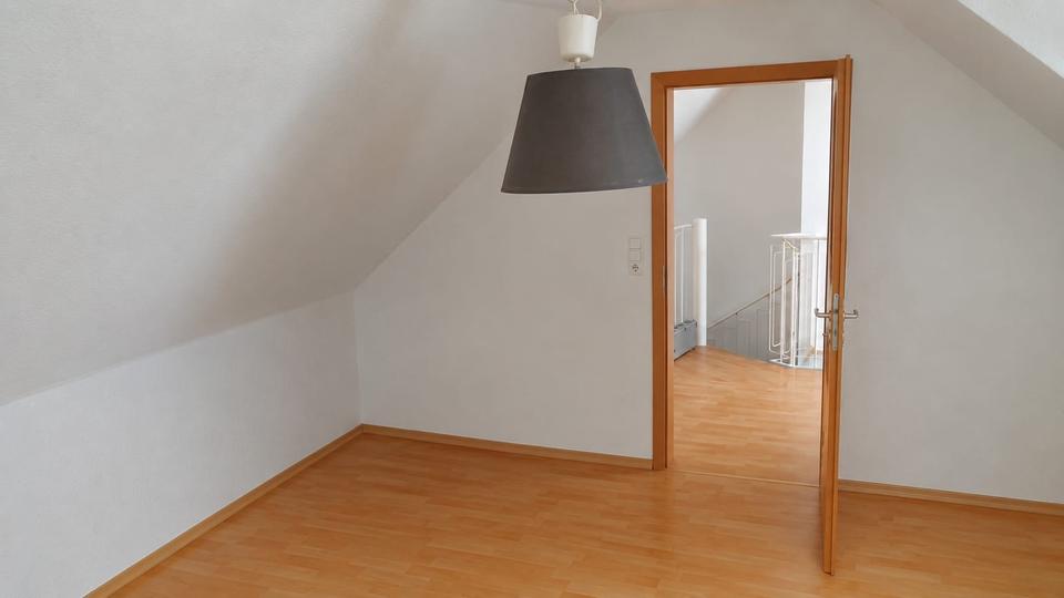 Dachgeschoßwohnung Blaustein - 3.5 Zimmer, 64 m&sup2;, 319.000&euro; | Angebot:27245494