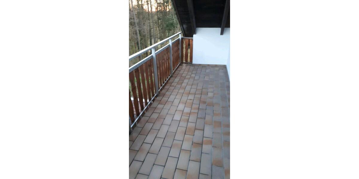 Dachgeschoßwohnung Kötz - 3 Zimmer, 110 m&sup2;, 950&euro; | Angebot:26363027