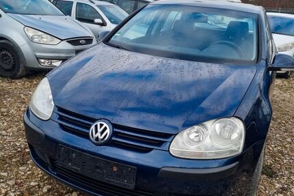 VW Golf 216.000 km 1.890 &euro; Elchingen 89275