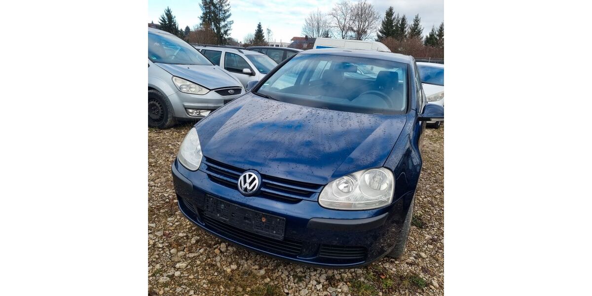 VW Golf 216.000 km 1.890 &euro; Elchingen 89275