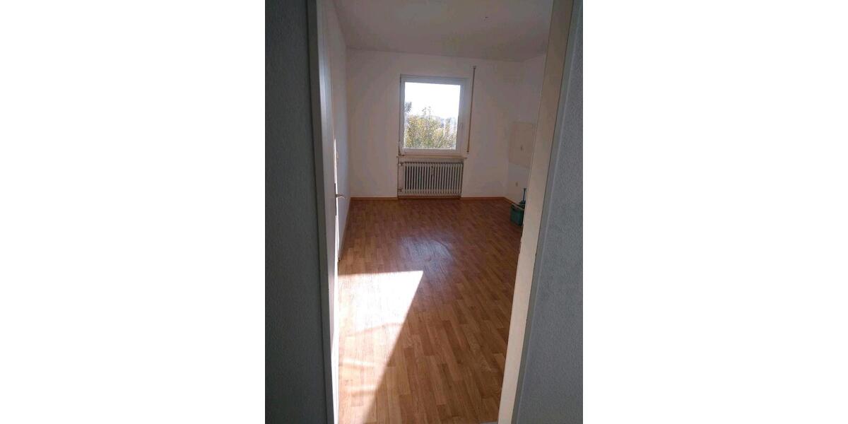 Erdgeschoßwohnung Kötz - 4 Zimmer, 120 m&sup2;, 1.300&euro; | Angebot:25589285