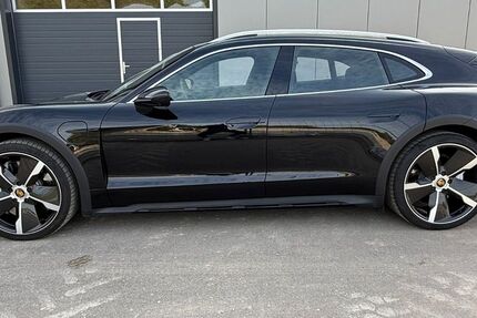 Porsche Taycan 29.000 km 79.900 € Ulm 89075