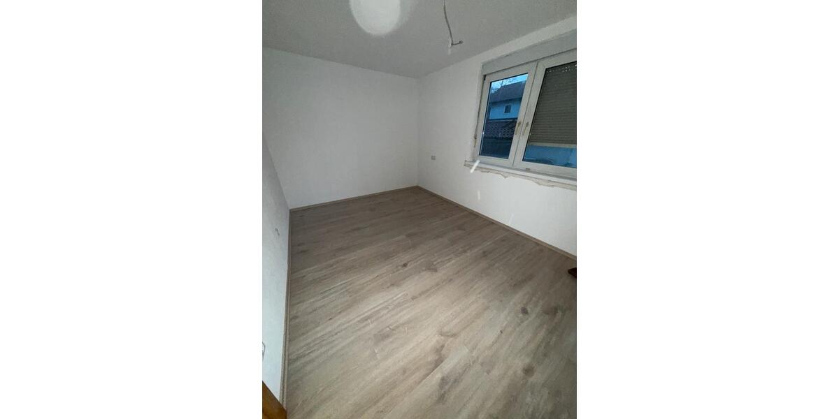 Terrassenwohnung Laupheim - 4 Zimmer, 100 m&sup2;, 1.250&euro; | Angebot:24754703