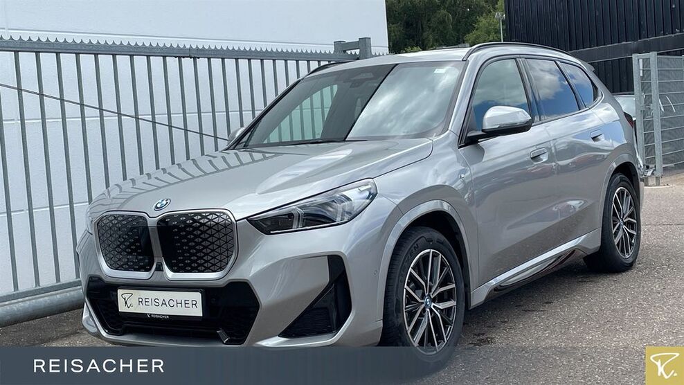 BMW iX1 7.266 km 53.949 € Günzburg 89312