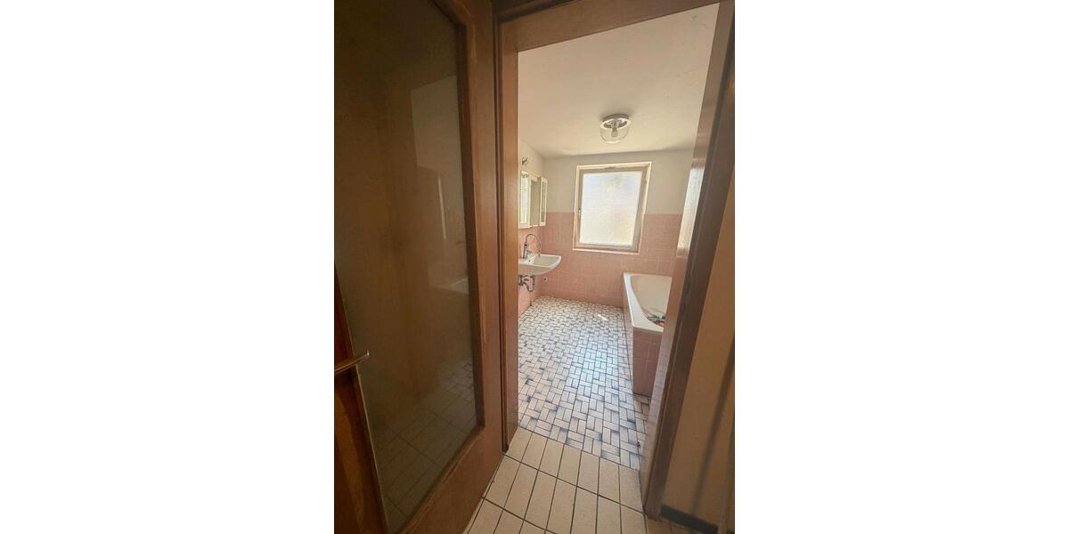 Einfamilienhaus Rottenacker - 4 Zimmer, 95 m&sup2;, 200.000&euro; | Angebot:27005930