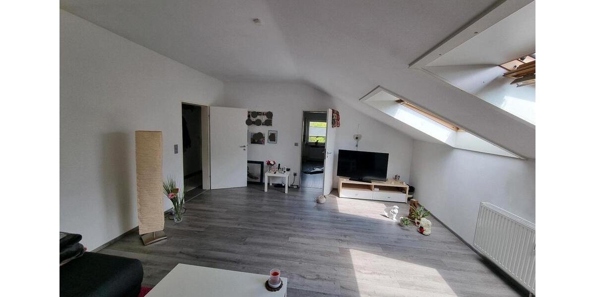 Dachgeschoßwohnung Laichingen - 3 Zimmer, 100 m&sup2;, 1.400&euro; | Angebot:26491775