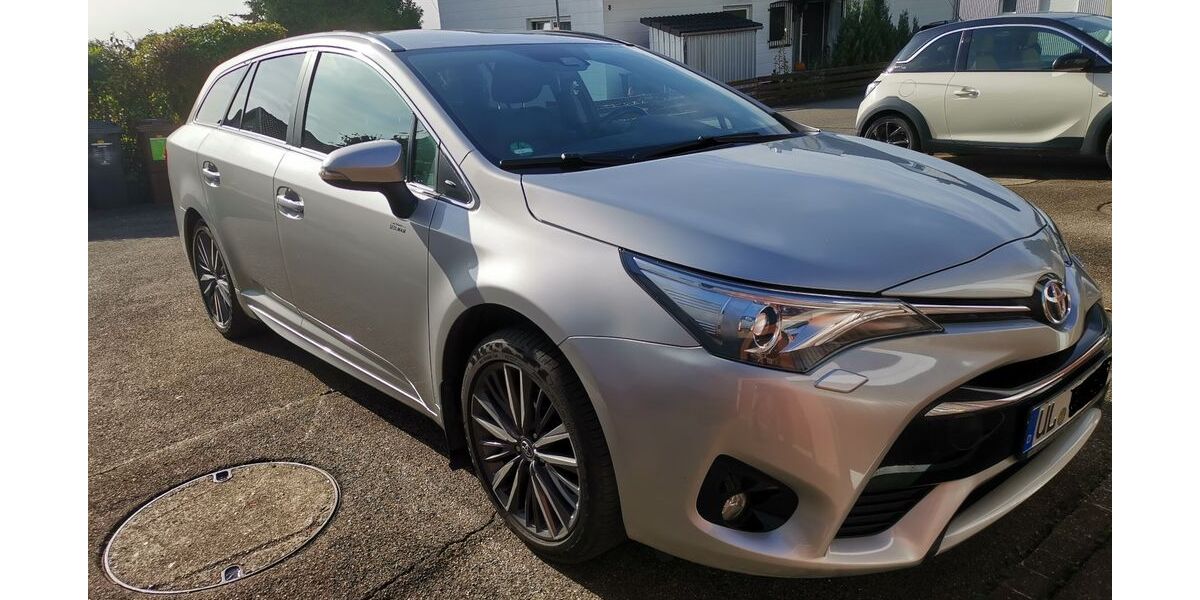 Toyota Avensis 75.000 km 17.500 &euro; ERBACH 89155