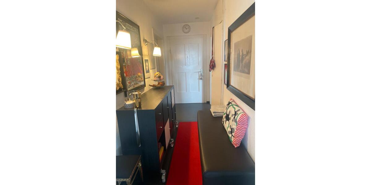 Frauen-WG! 1 Zimmer Uninähe an Studentin o. Azubi frei! zimmer