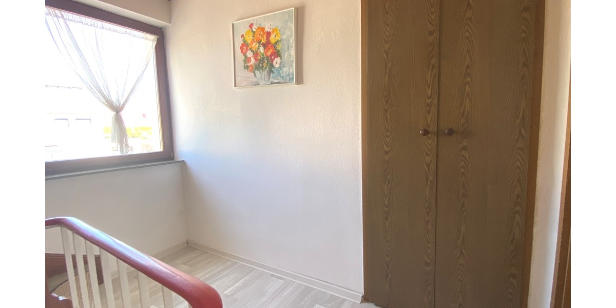 Neu-Ulm: Modernisiertes Mehrfamilienhaus (DHH) mit idyllischem Garten in Donau-Nähe - Mehrfamilienhaus, Wohnhaus Neu-Ulm / Offenhausen Offenhausen | Angebot:27082953