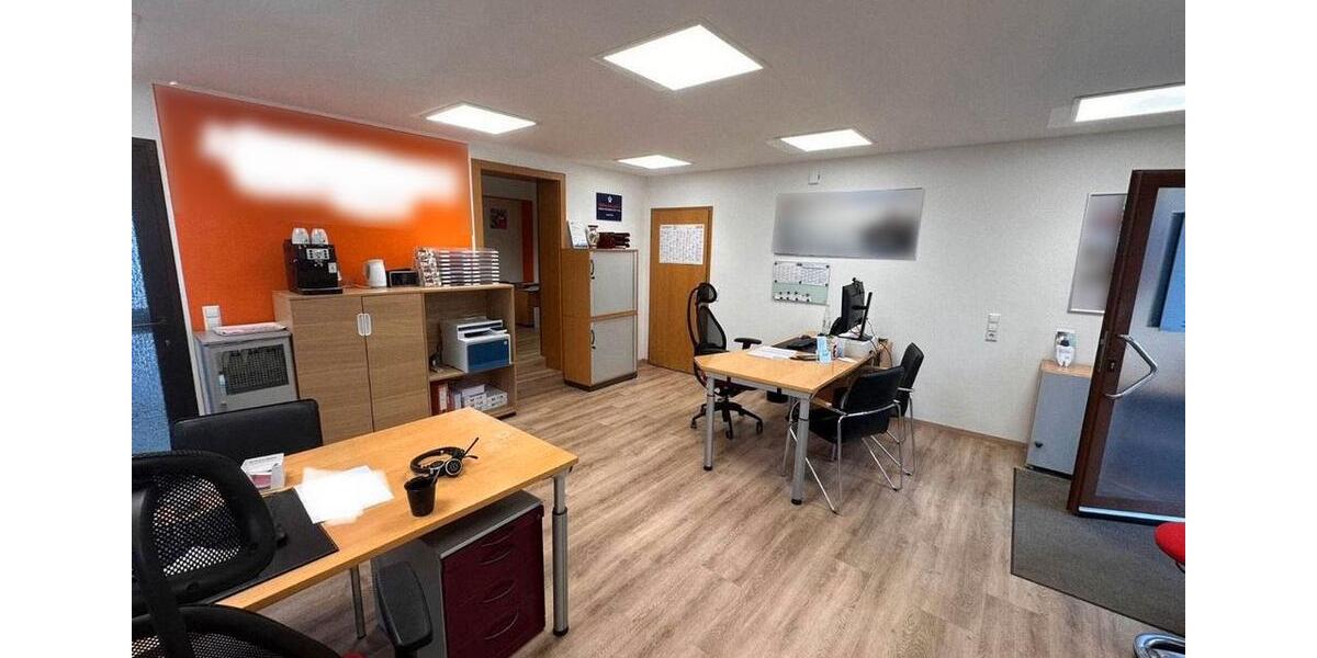 Gepflegte, helle BüroräumePraxis in Amstetten zimmer