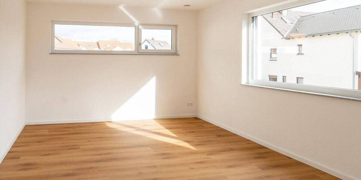 Etagenwohnung Dietenheim - 3 Zimmer, 100 m&sup2;, 1.290&euro; | Angebot:26862155
