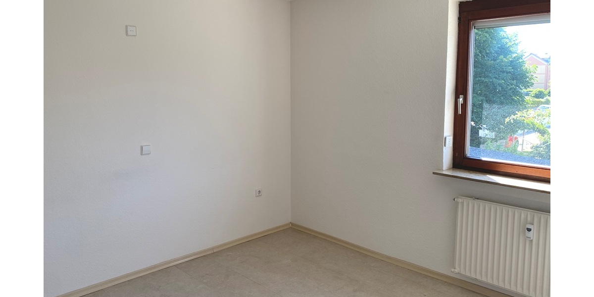Neu-Ulm: Modernisiertes Mehrfamilienhaus (DHH) mit idyllischem Garten in Donau-Nähe - Mehrfamilienhaus, Wohnhaus Neu-Ulm / Offenhausen Offenhausen | Angebot:27082953