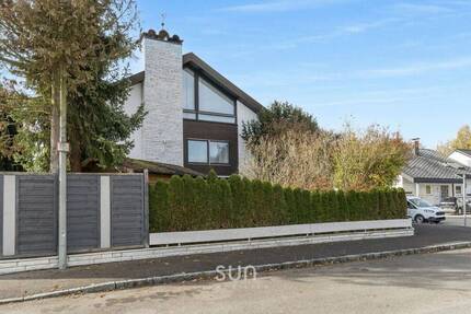 Familientraum.Grün. Ruhig. Einzigartig. Reiheneckhaus in Ulm-Unterweiler mit Pool und großem Garten! 8 zimmer