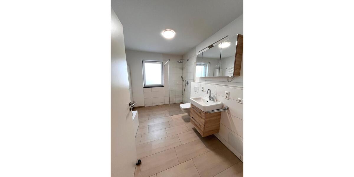 Erdgeschoßwohnung Illertissen - 2 Zimmer, 76 m&sup2;, 1.100&euro; | Angebot:24983358