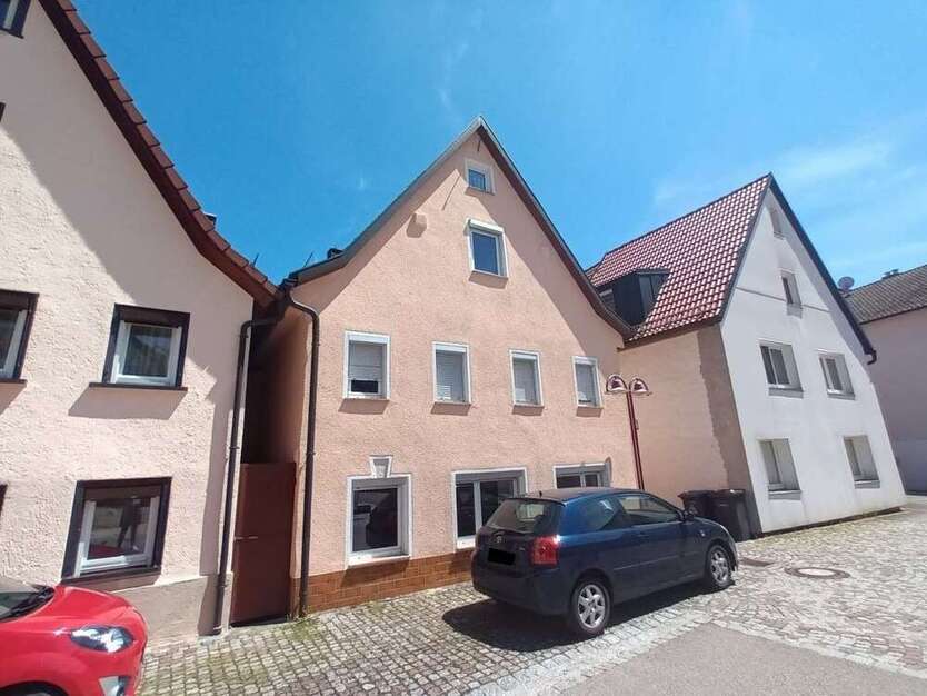 Haus zum Kaufen in Giengen an der Brenz 220.000 € 137.48 m²