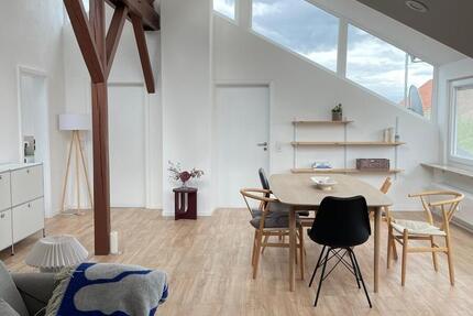 Lichtdurchflutete 3-Zimmer Wohnung mit Garage 3 zimmer