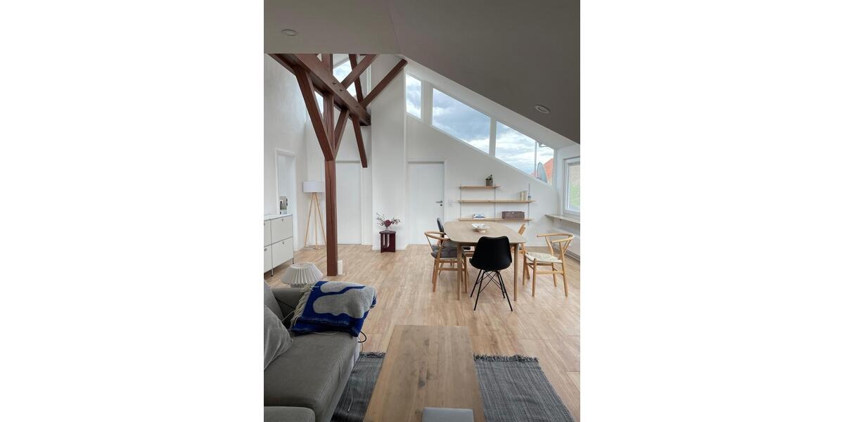 Lichtdurchflutete 3-Zimmer Wohnung mit Garage 3 zimmer