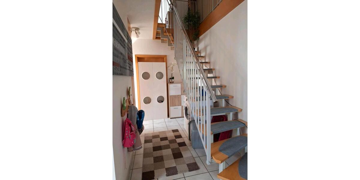 Dachgeschoßwohnung Bibertal - 5 Zimmer, 149 m&sup2;, 1.050&euro; | Angebot:26241905